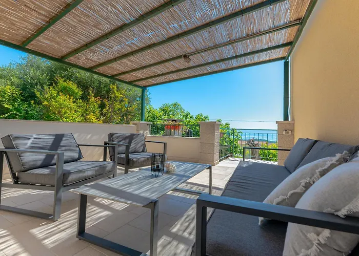 House Kleme Nyaraló